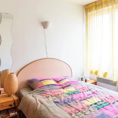 Spacious With Open View And Terrace Paris