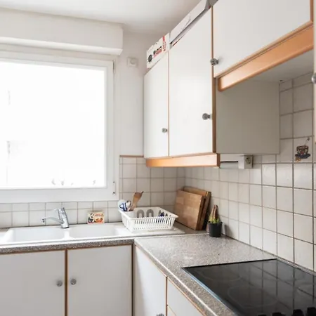 Spacious With Open View And Terrace Paris